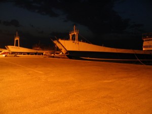 10skala-prinos-by-night